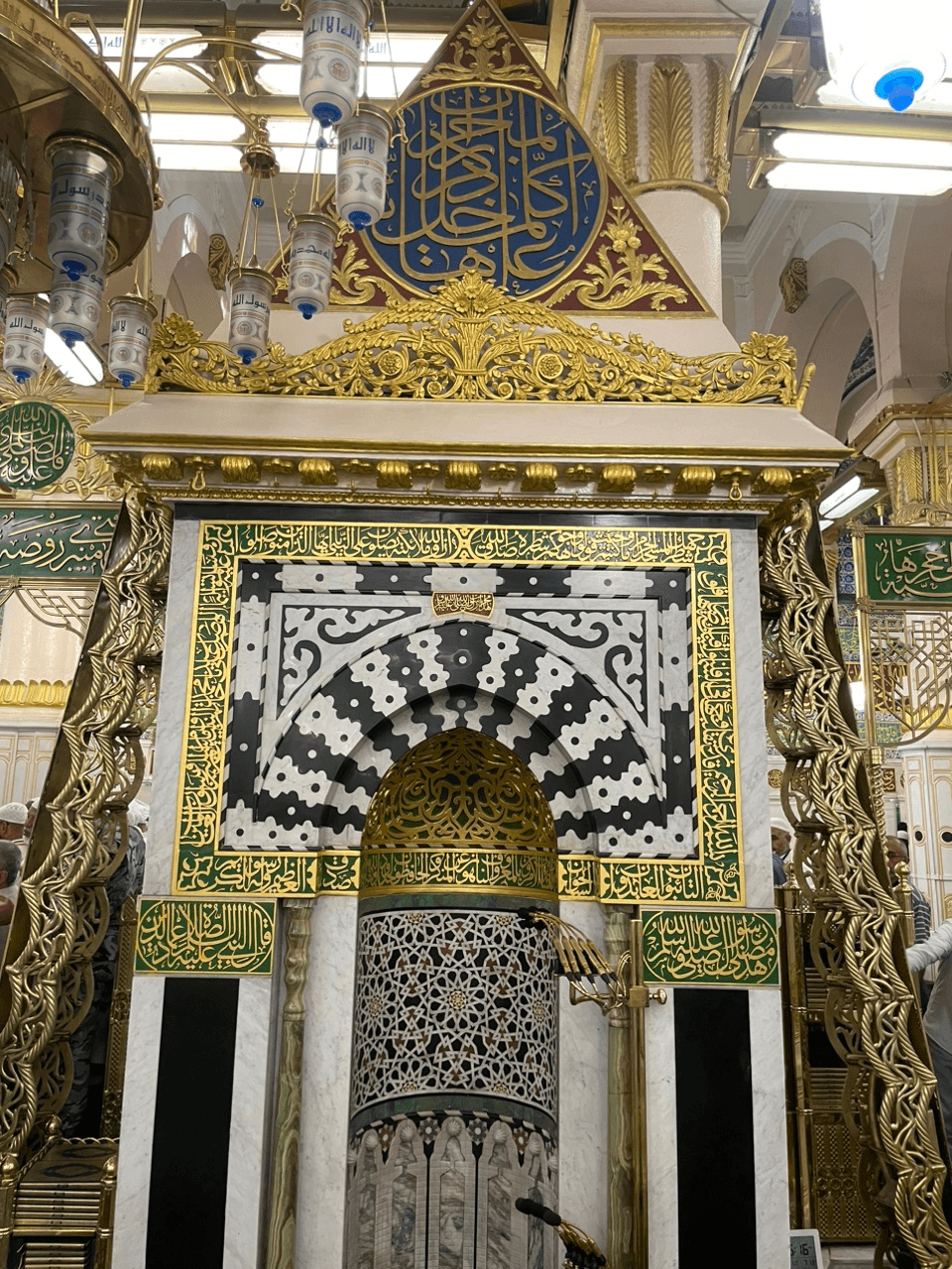 محراب پیامبر از داخل روضهٔ رضوان