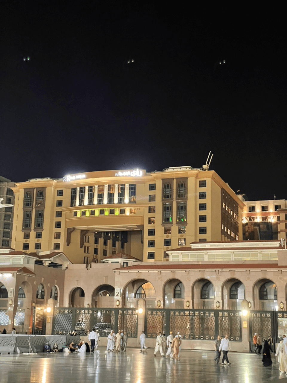 هتل محل اقامت در کنار بقیع